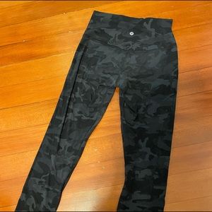 Lululemon align black camo high rise size 6 25” instead